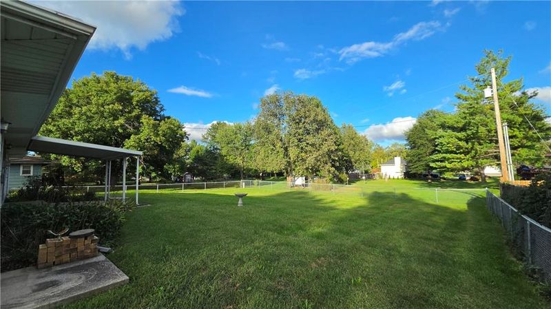 609 Park St, Lathrop, MO 64465