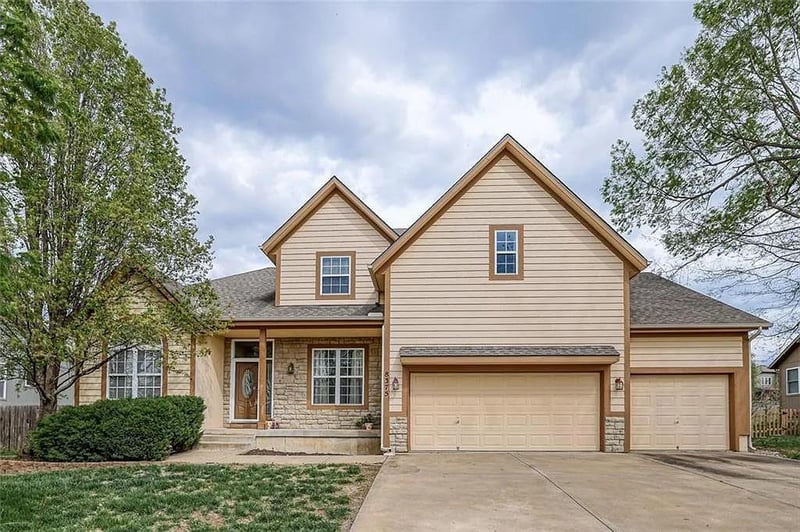 8375 Timber Trails Dr, De Soto, KS 66018