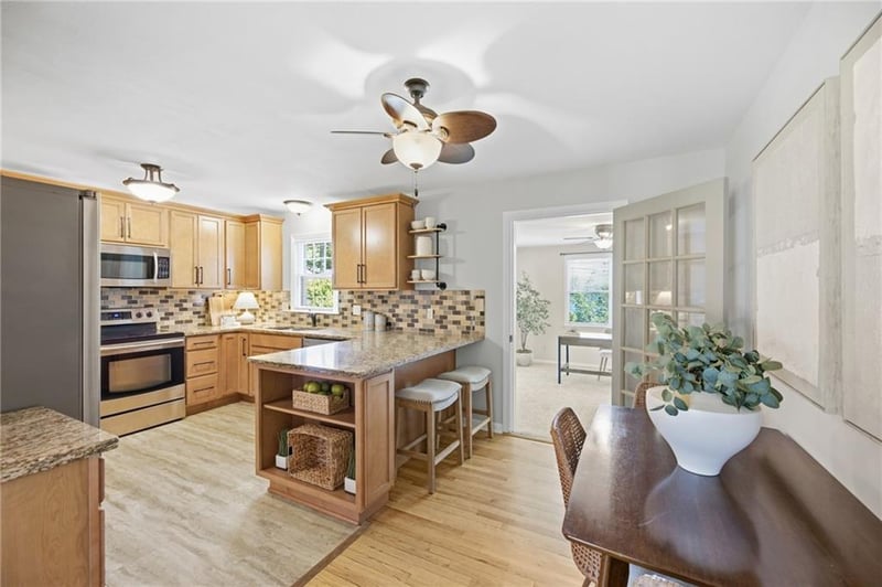 6133 Floyd St, Overland Park, KS 66202