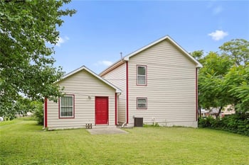 2005 E 34th St, Kansas City, MO 64109