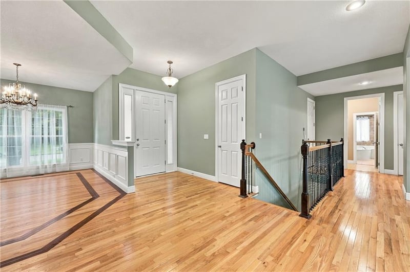 10108 N Willow Ave, Kansas City, MO 64157