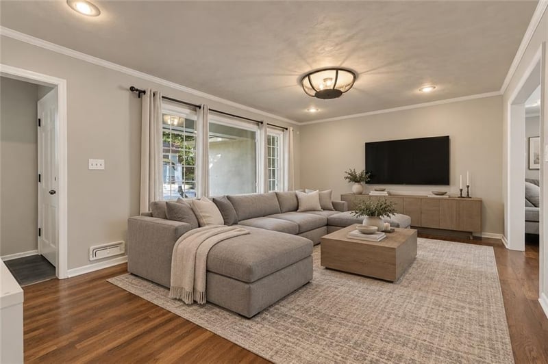 8025 Dearborn Dr, Prairie Village, KS 66208