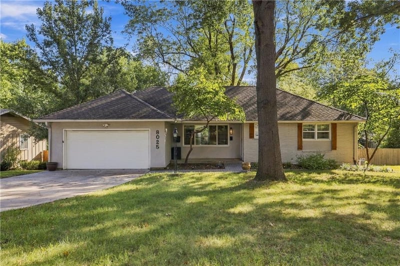 8025 Dearborn Dr, Prairie Village, KS 66208