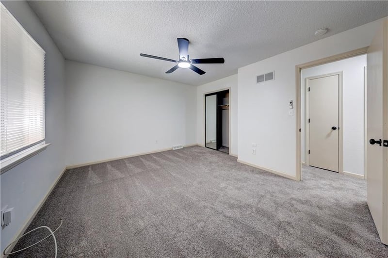 407 SE Moreland School Rd, Blue Springs, MO 64014