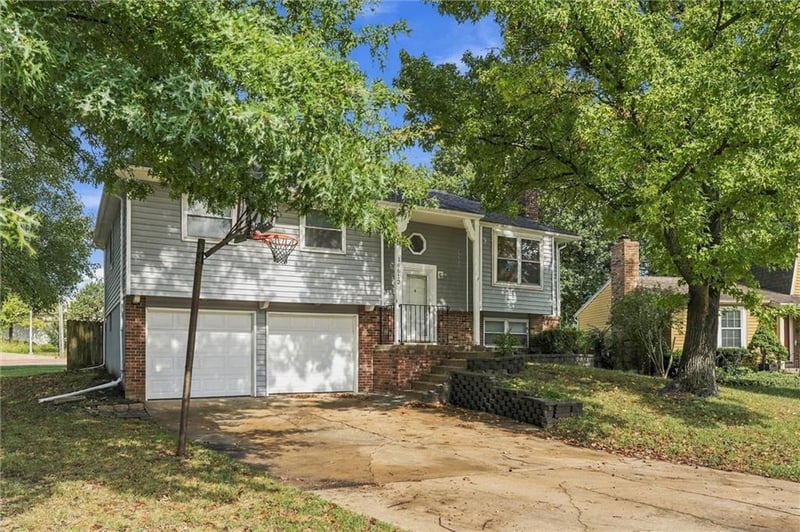 16612 W 125th St, Olathe, KS 66062