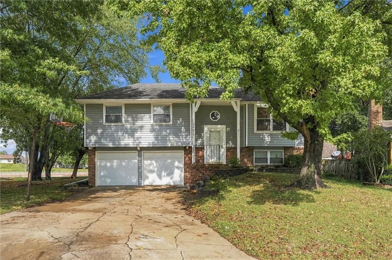 16612 W 125th St, Olathe, KS 66062