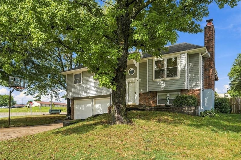 16612 W 125th St, Olathe, KS 66062