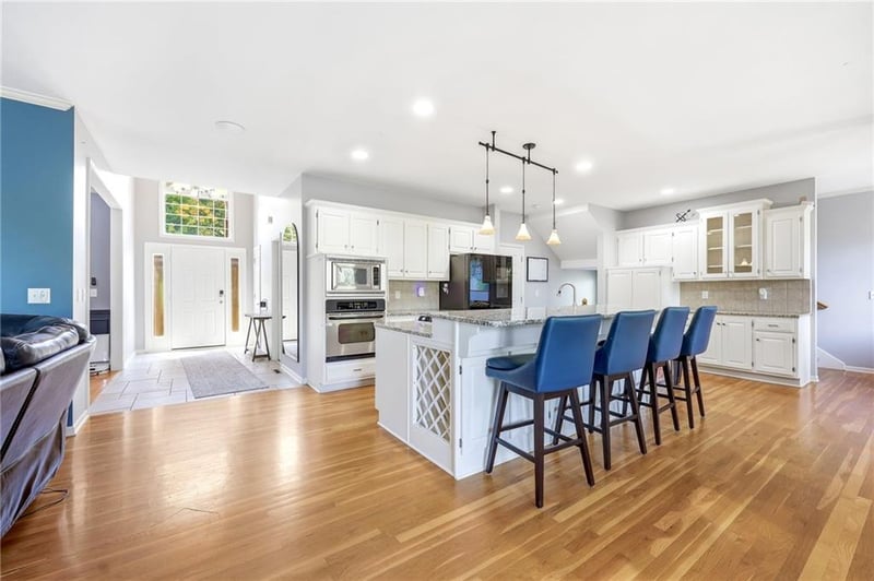 21714 W 96th St, Lenexa, KS 66220