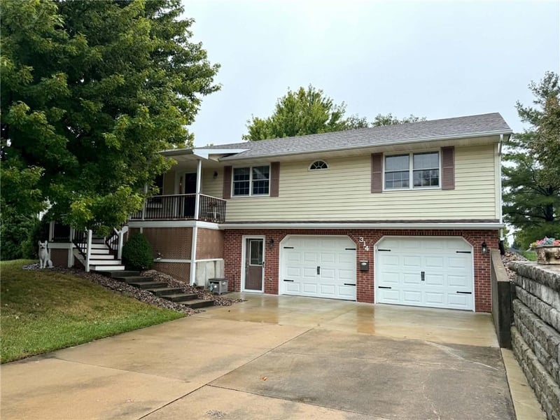 314 E Thompson St E, Maryville, MO 64468