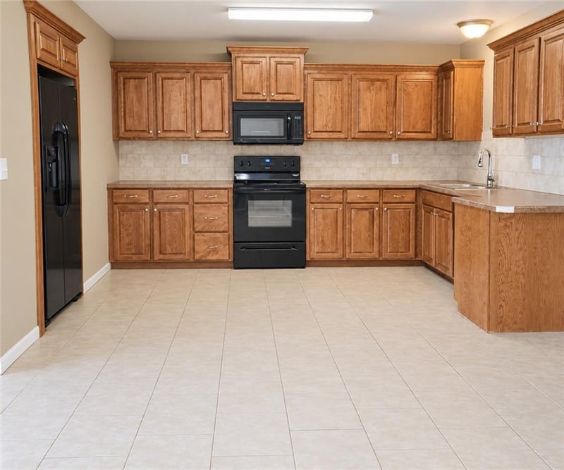 609 W Market St, Warrensburg, MO 64093