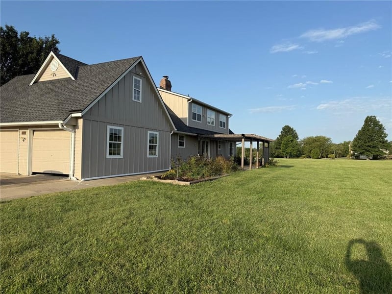 2000 E 195th St, Belton, MO 64012