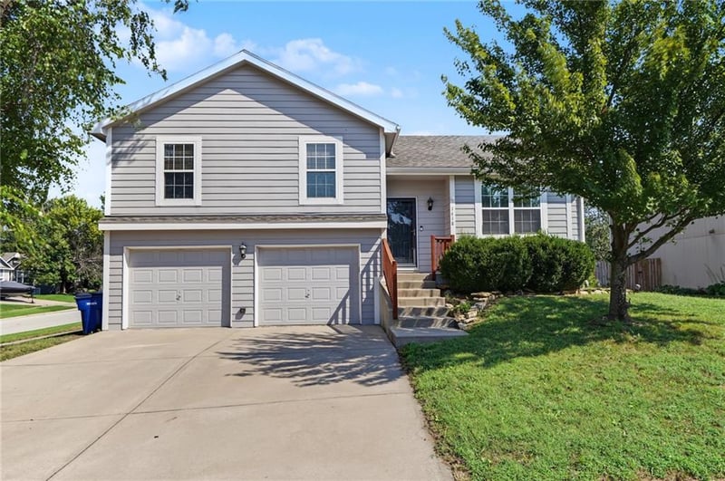 1418 Redwood Dr, Eudora, KS 66025