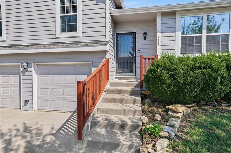 1418 Redwood Dr, Eudora, KS 66025
