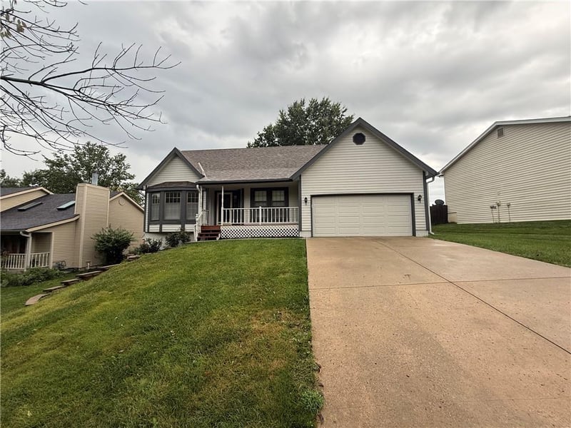 4201 NW 64th Pl, Kansas City, MO 64151