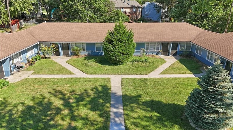 200 NE 79th Ter, Kansas City, MO 64118