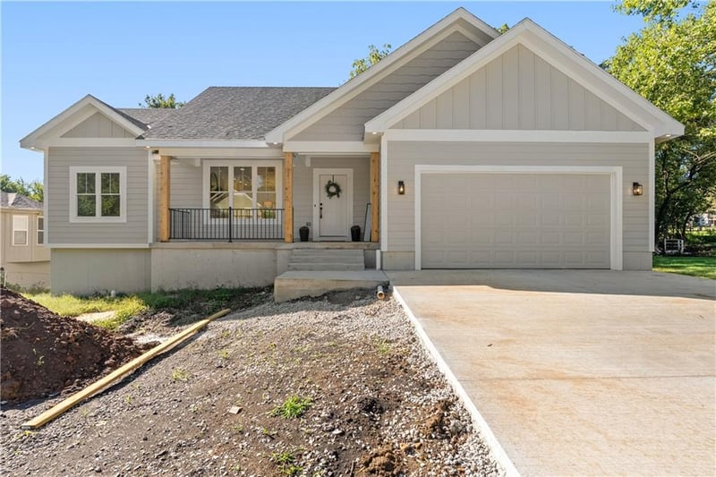 1306 Hamilton St, Pleasant Hill, MO 64080