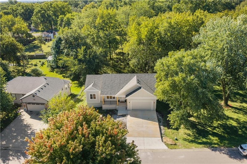 1306 Hamilton St, Pleasant Hill, MO 64080