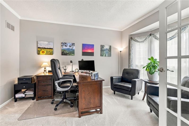 15511 Beverly St, Overland Park, KS 66223