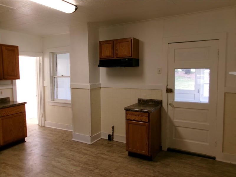 1417 Commercial St, Atchison, KS 66002