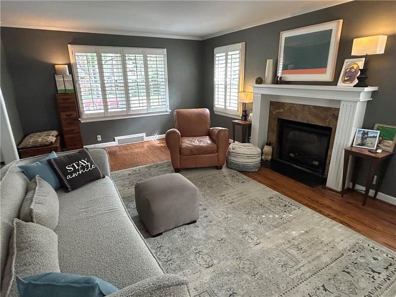 6848 Locust St, Kansas City, MO 64131