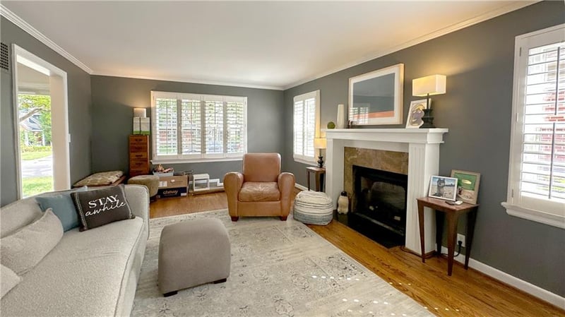6848 Locust St, Kansas City, MO 64131
