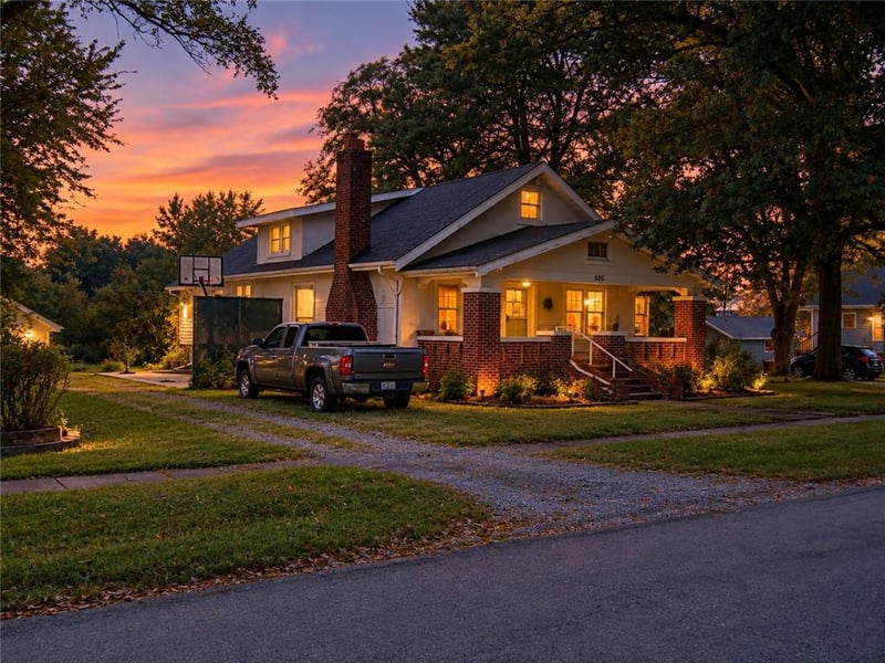 505 Queen St, King City, MO 64463