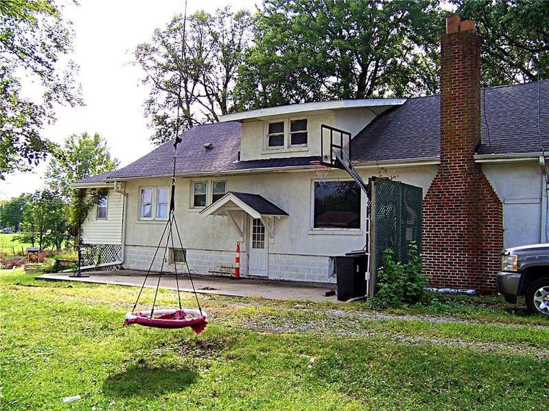 505 Queen St, King City, MO 64463