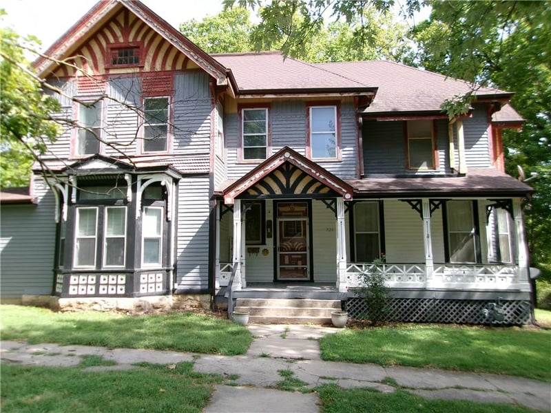 526 N 5th St N, Atchison, KS 66002
