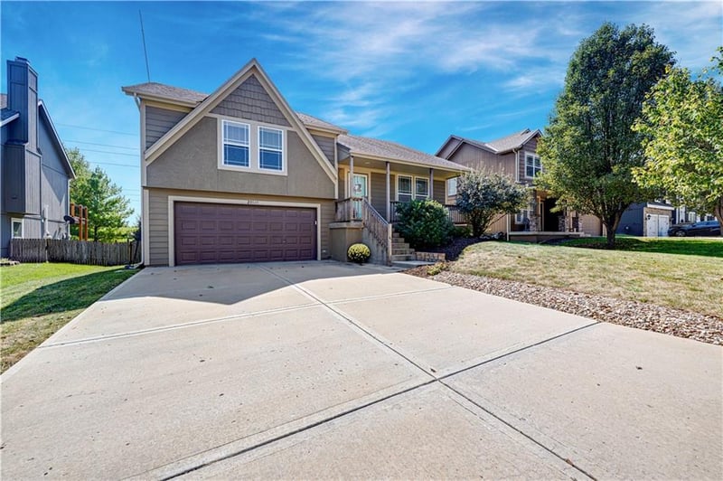 23545 W 126th Ter, Olathe, KS 66061