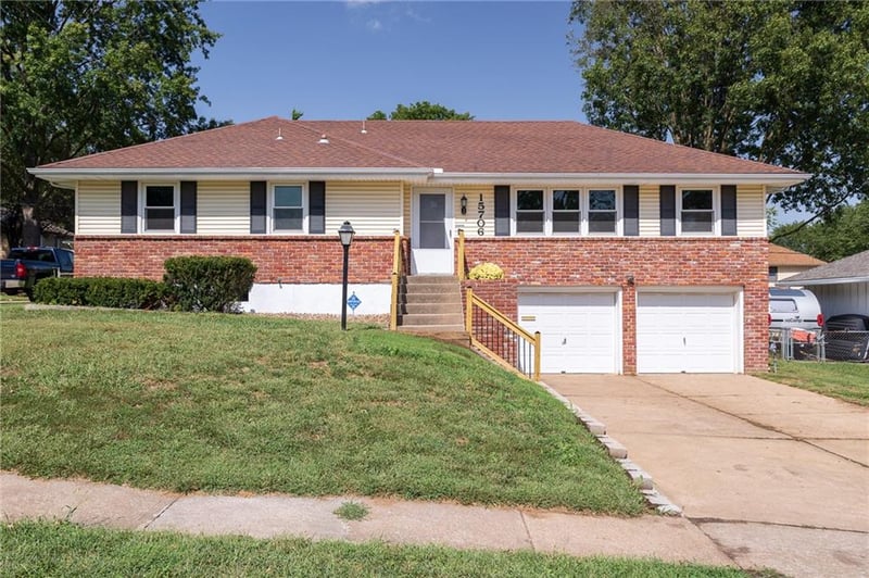 15706 E 44th Ter S, Independence, MO 64055