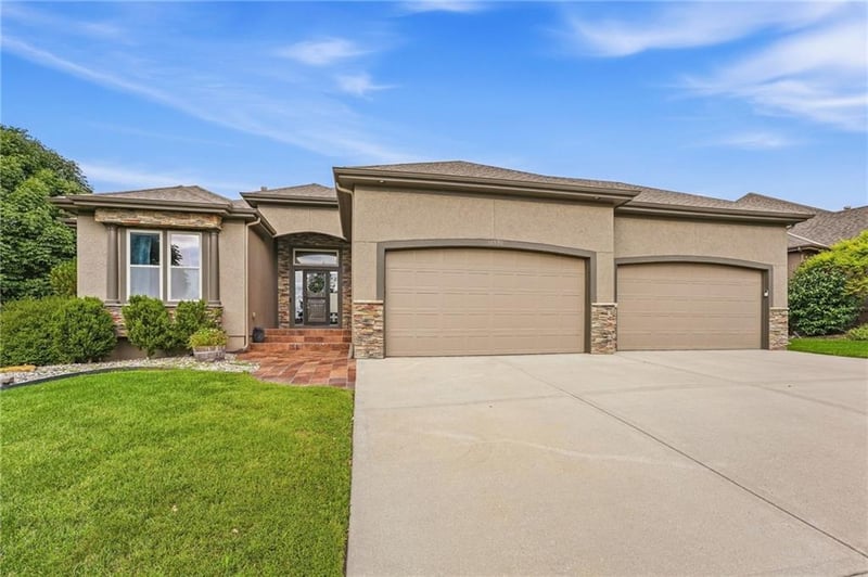 16590 S Kaw St, Olathe, KS 66062