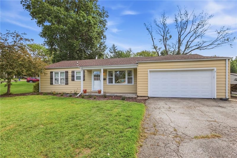 8519 W 69th Ter, Overland Park, KS 66204