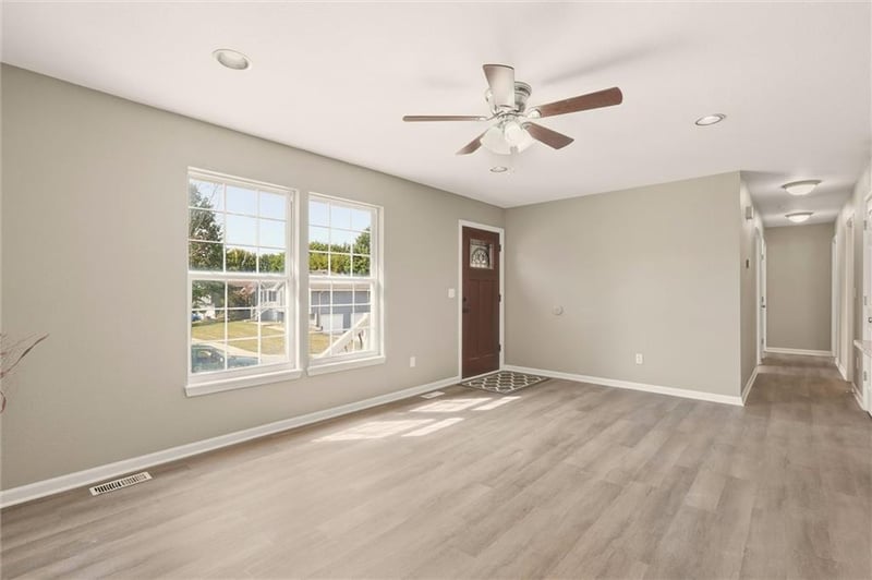 2208 SE 6th St, Lee's Summit, MO 64063
