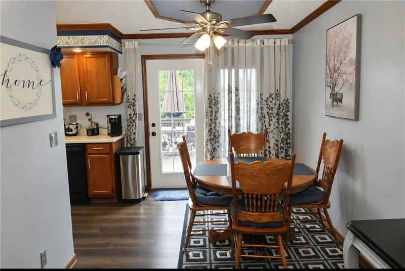 2431 Rock Island St, St Joseph, MO 64504