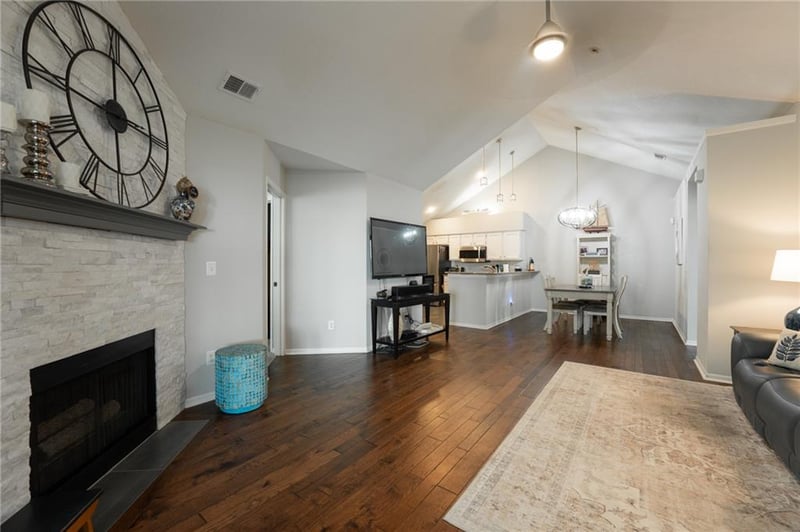 1907 W 139th St, Leawood, KS 66224