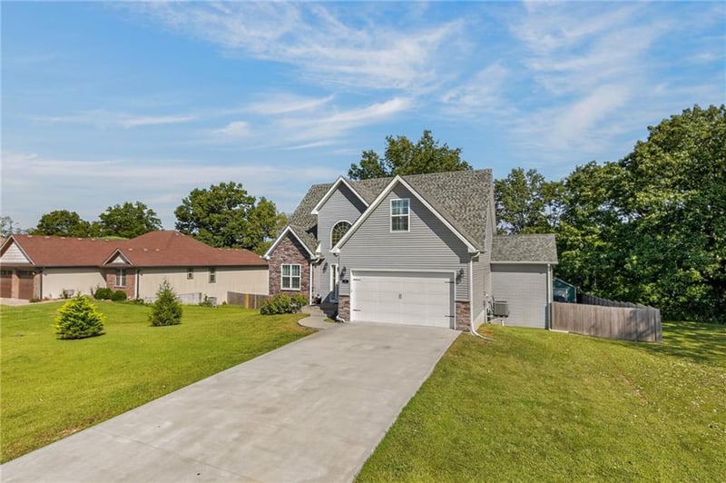 7 SE 230 Rd, Warrensburg, MO 64093