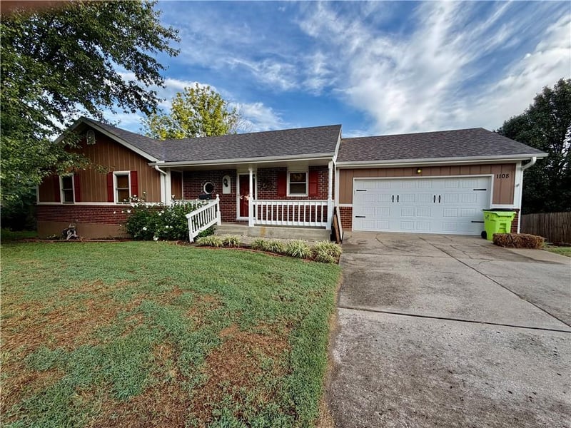 1108 Ash St, Harrisonville, MO 64701