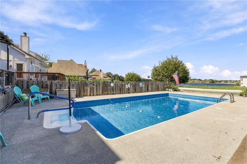 304 SW Green Teal St, Lee's Summit, MO 64082