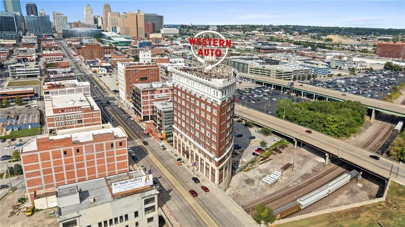 2107 Grand Blvd #309, Kansas City, MO 64108