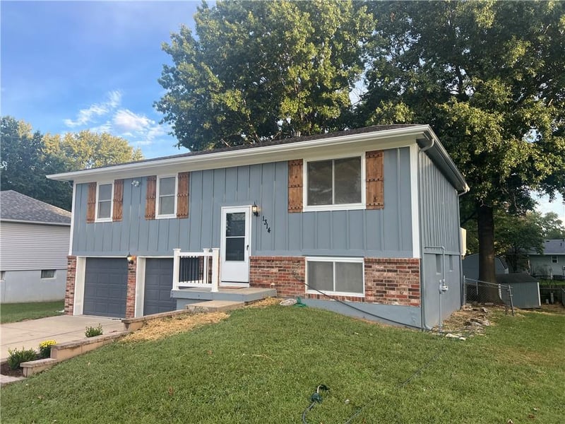 1314 R D Mize Rd, Grain Valley, MO 64029