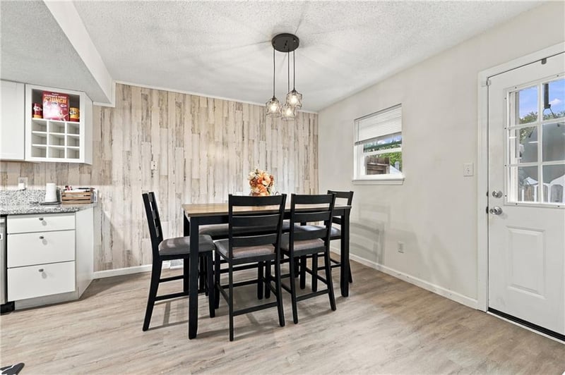 6508 E 128th St, Grandview, MO 64030