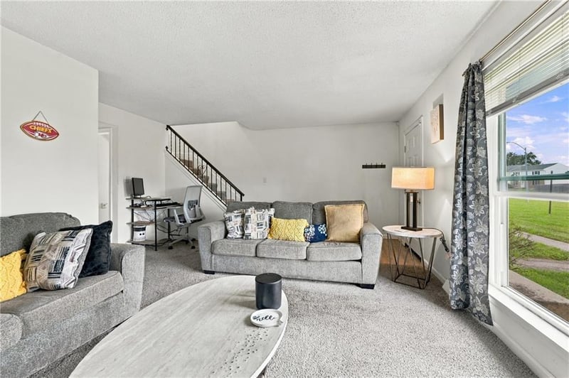 6508 E 128th St, Grandview, MO 64030