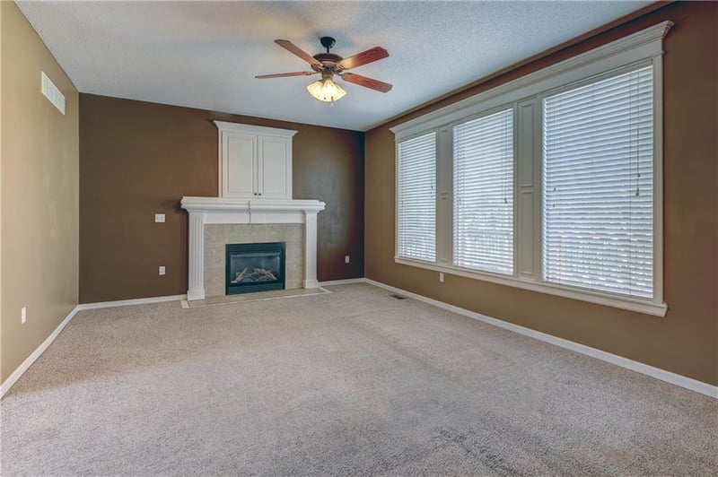 866 N Maple St, Gardner, KS 66030