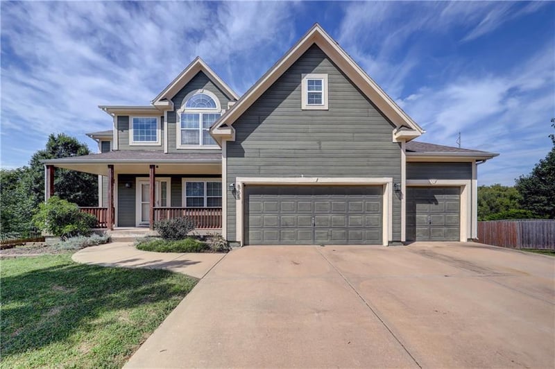 866 N Maple St, Gardner, KS 66030