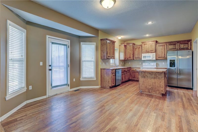 866 N Maple St, Gardner, KS 66030