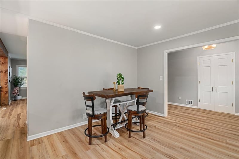 9975 Marty St, Overland Park, KS 66212