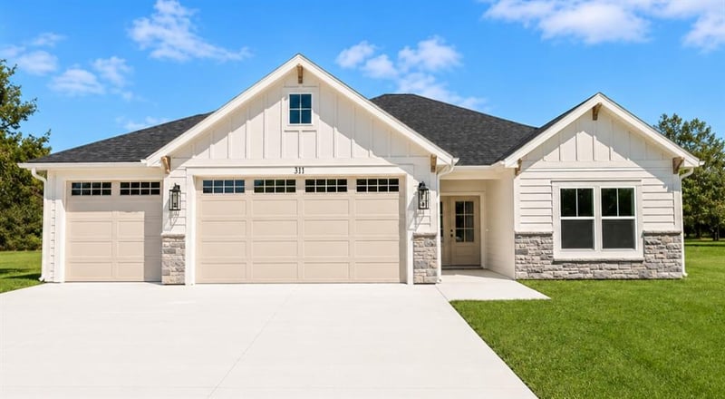 1102 Eli Ln, Warrensburg, MO 64093