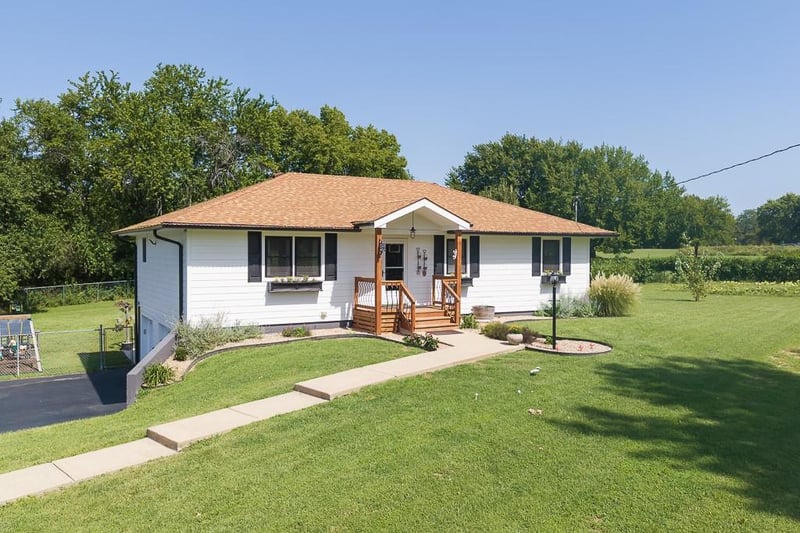 22400 W 73rd Ter, Shawnee, KS 66227