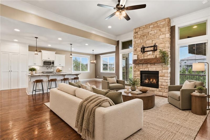 7485 NW Forest Lakes Dr, Parkville, MO 64152