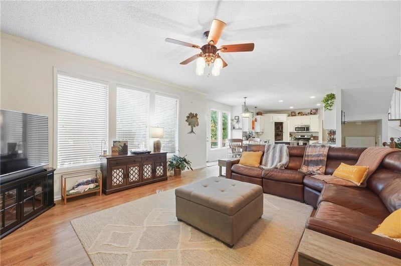 20908 W 53rd St, Shawnee, KS 66218